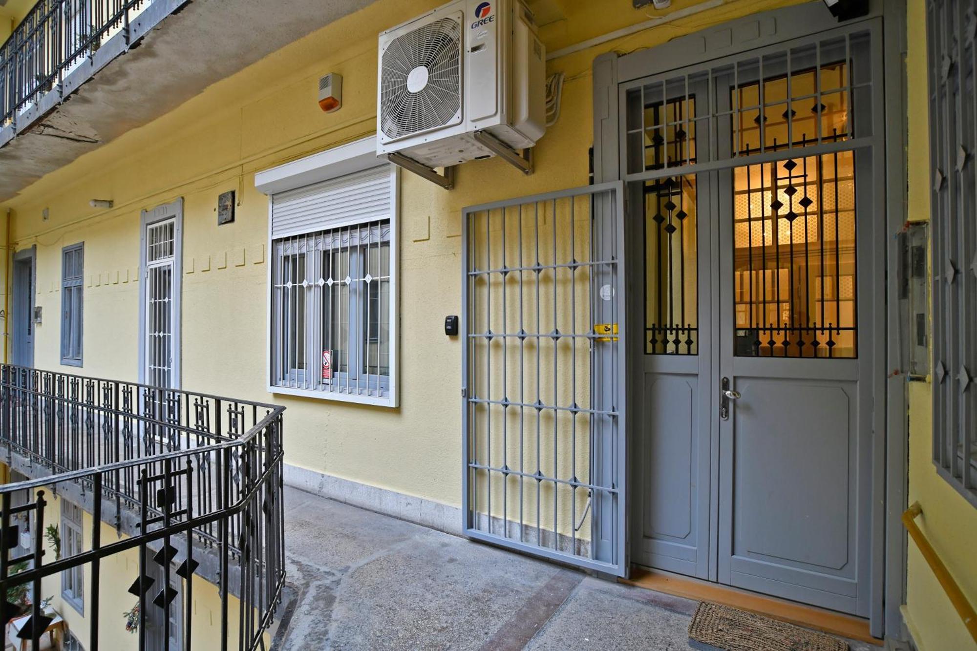 Luxuryflat Near Centre On118 Sqm, 3Br,2Bth,8Bed,Ac Apartment Budapest Exterior photo