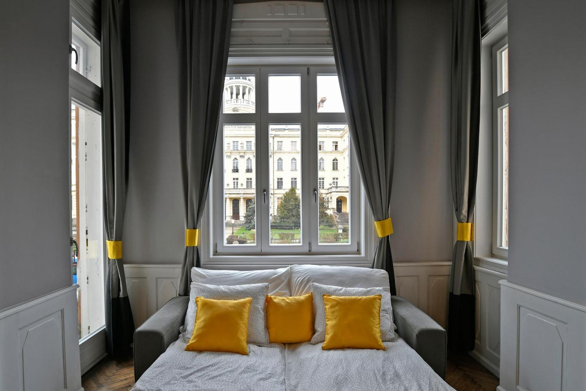 Luxuryflat Near Centre On118 Sqm, 3Br,2Bth,8Bed,Ac Apartment Budapest Exterior photo