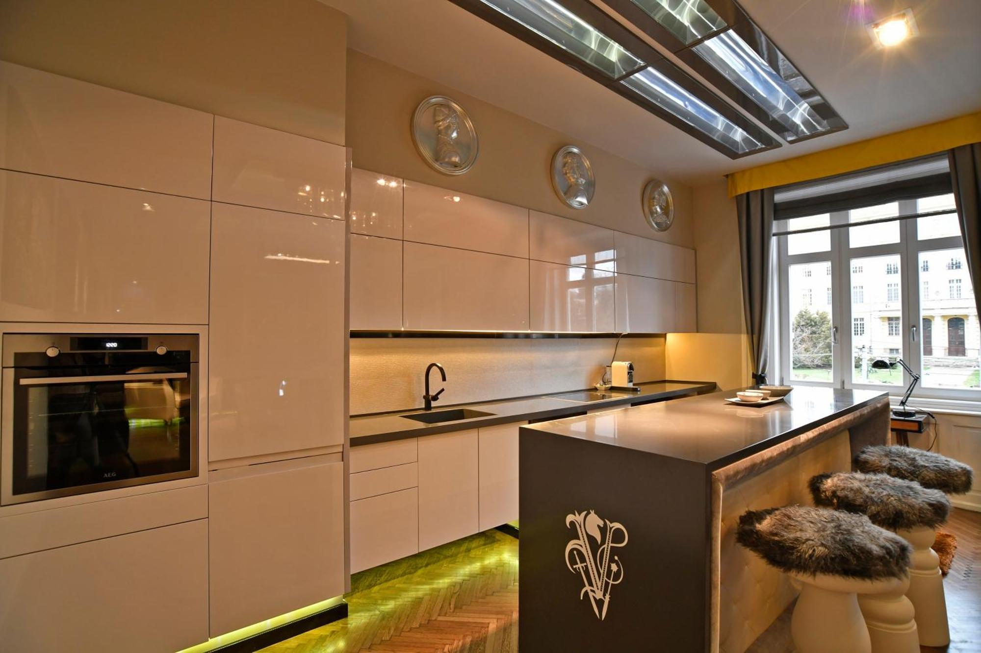 Luxuryflat Near Centre On118 Sqm, 3Br,2Bth,8Bed,Ac Apartment Budapest Exterior photo